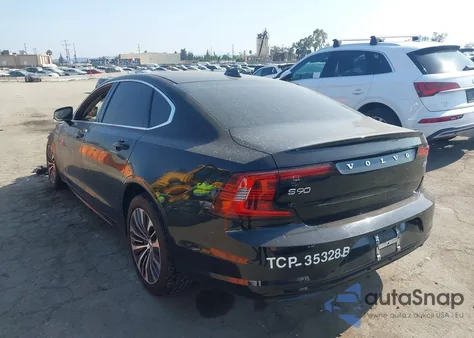 2022 Volvo S90 B6 Momentum z USA, uszkodzony, nr VIN LVY062MK6NP261551